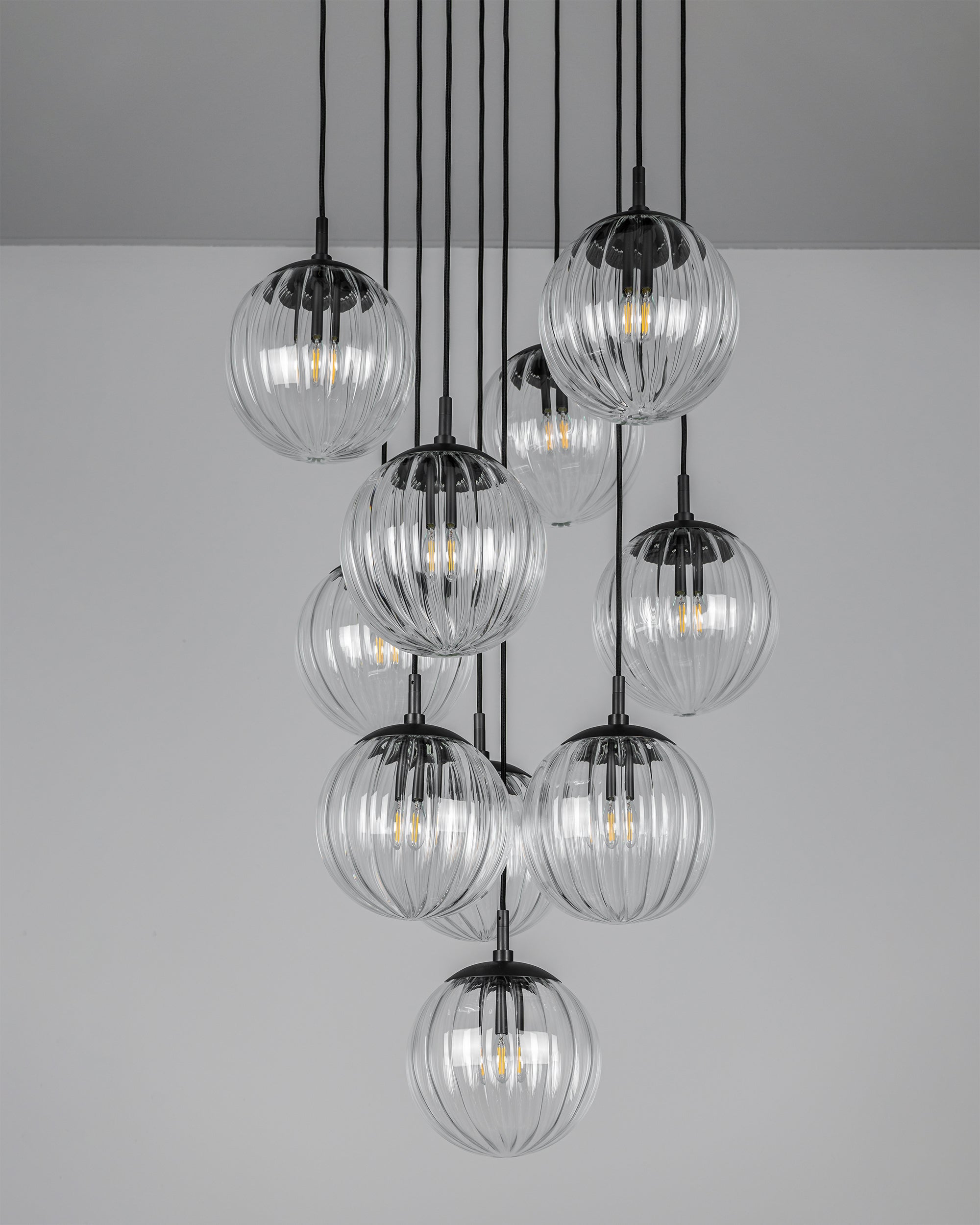 Schwung Globe Cluster Chandelier 10 Lights